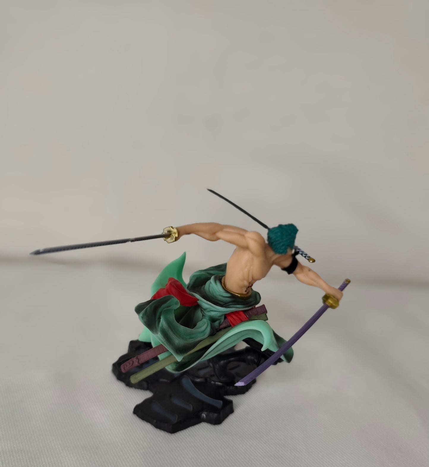 Figura Roronoa Zoro – One Piece – 15 cm